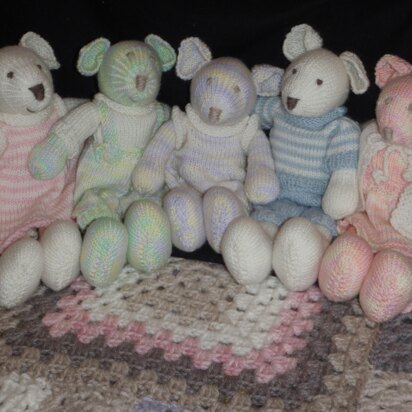 Marshmallow Mice - knitting pattern