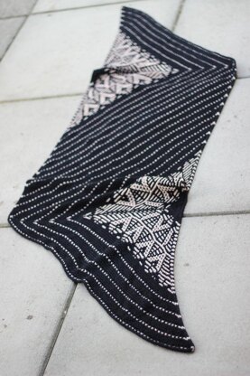 Mementos Shawl