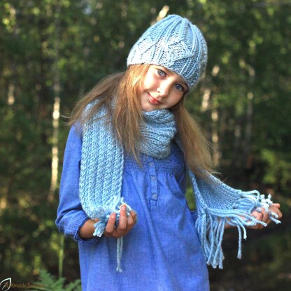 The Aurora cable hat and scarf