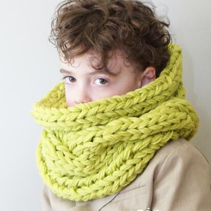 Chunky Knit Twisted Cable Cowl (cowl002) - knitting pattern