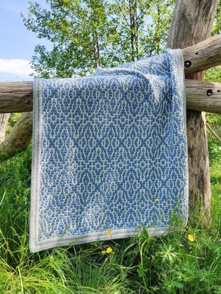 Blue Arabesque blanket