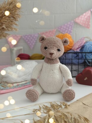 Spring teddy bear knitting pattern