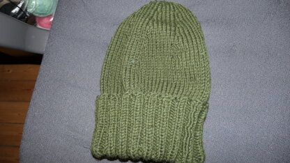 Jara - A forest green slouchy winter hat