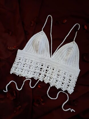 Bella bralette Crochet pattern by Izabela Firlová