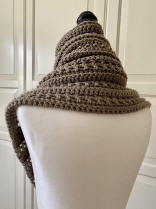 Holey-Craft Easy Cowl-Scarf