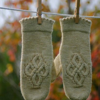 Celtic Flower Mittens - knitting pattern