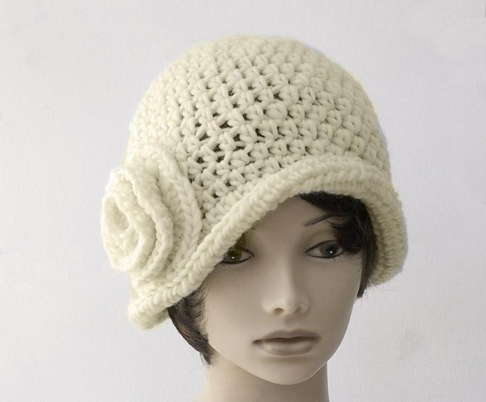 Crochet cloche best sale hats 1920s