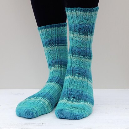 Love Spoon Socks - knitting pattern