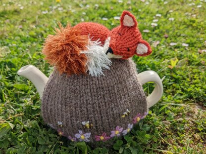 2 cup Sleepy fox tea cosy