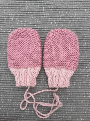 Super Easy Baby Mittens