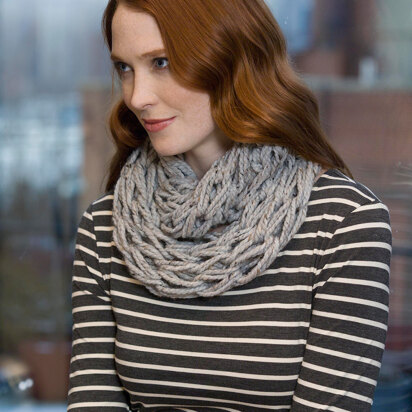 Quick Arm Knit Cowl in Lion Brand Wool-Ease Thick & Quick - L32381