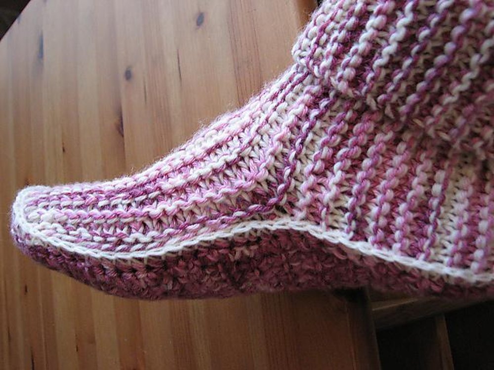 Free knitting patterns discount for slipper boots