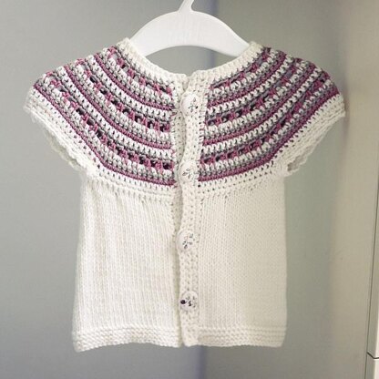 Sleeveless cardigan (crochet and knit mix)