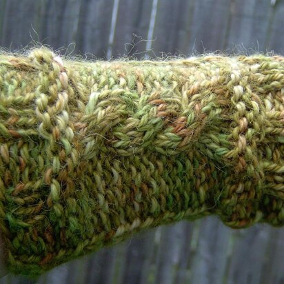 Twist on the Wrist Warmers - knitting pattern