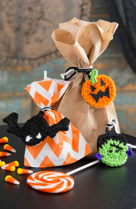 Halloween Gift Trims in Red Heart Super Saver Economy Solids - LW4921 - Downloadable PDF