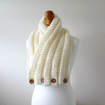 A04 Maisie Cowl