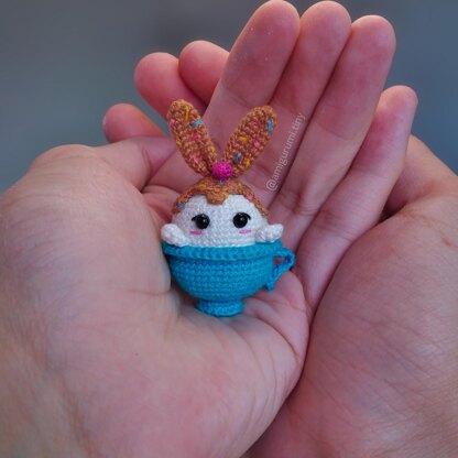 Tiny easter bunny amigurumi