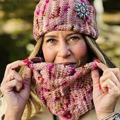 Chelsea Chunky Cabled Cowl