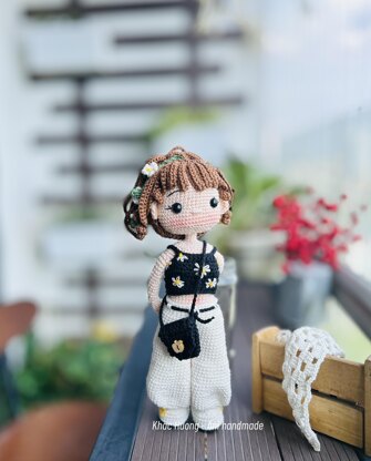 MAYA doll