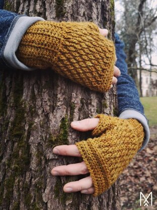 Kaarna Fingerless Gloves