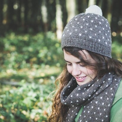 Starlight Scarf and Hat - knitting pattern