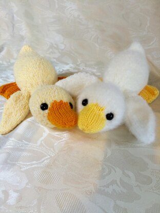 Lazy Dazy Duck (includes two sizes)