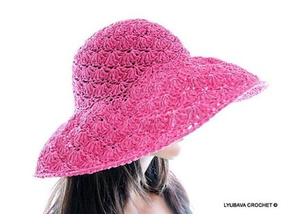 Shell Stitch Bucket Hat Crochet Pattern - Hooked on Homemade Happiness