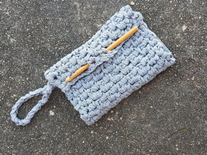 Moss Stitch Pouch