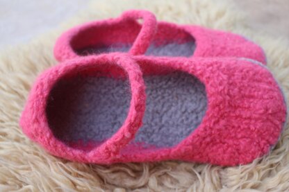 Mary Jane's Slippers - Felted Seamless Ballerinas