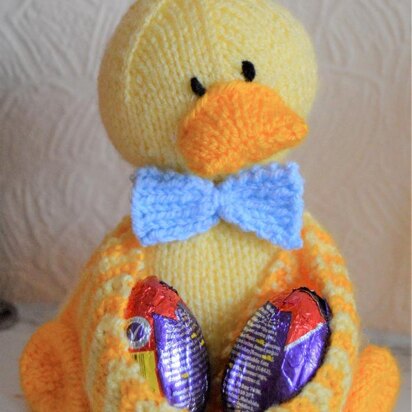 Ducky Egg Easter Egg Soft Toy - knitting pattern