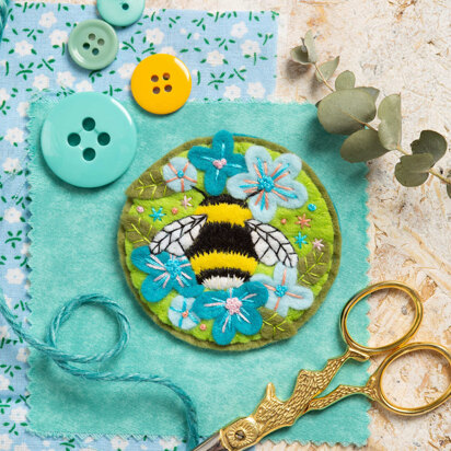 Hawthorn Handmade Bee Felt Craft Kit