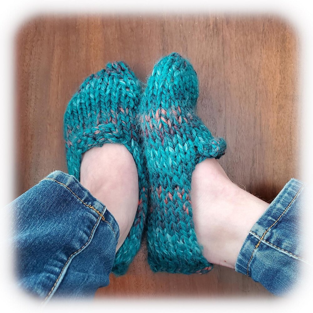 12 Cozy Slipper Knitting Patterns