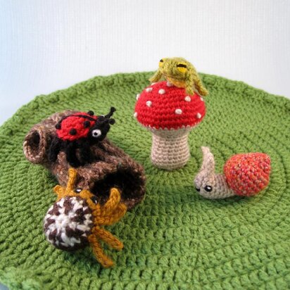 Mini Pets - Snails, Bugs and Frogs Amigurumi
