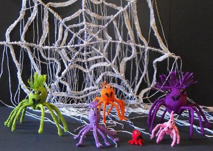 FREE Halloween Spider Family knitting pattern