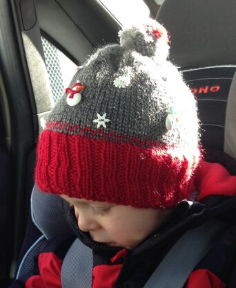 Child's pom-pom hat