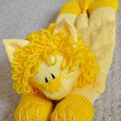 Lion Pyjama Case - knitting pattern