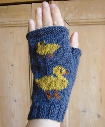 Duckling/Duck fingerless mitts/gloves