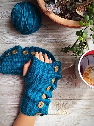 Fauna Fingerless Mitts