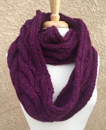 Chunky Cable Infinity Scarf