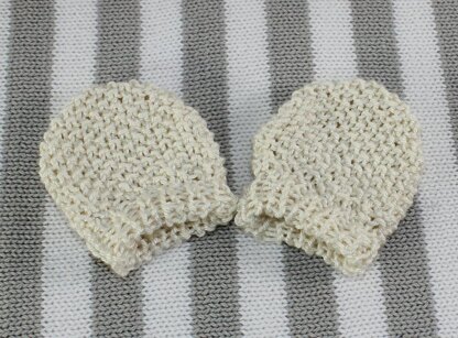 New Baby Moss Stitch Pixie Hat Booties & Mittens