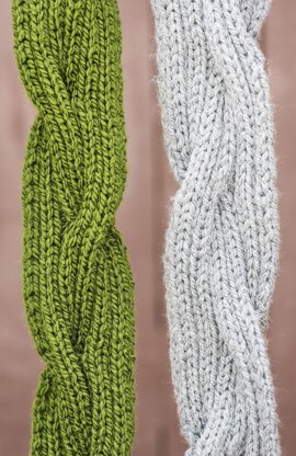 Reversible Cable Scarf