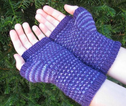 Mock Colorwork Fleckle Mitts