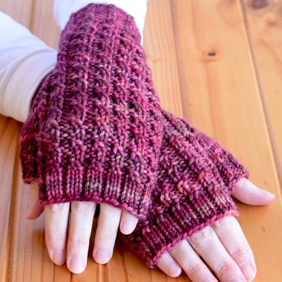 Araluen Fingerless Mitts