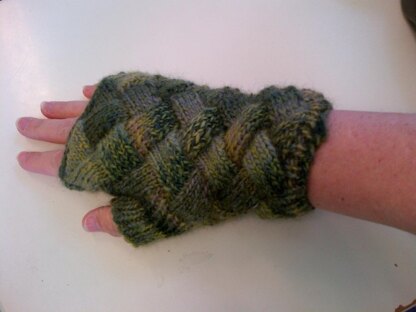 Everweave Entrelac Handwarmers