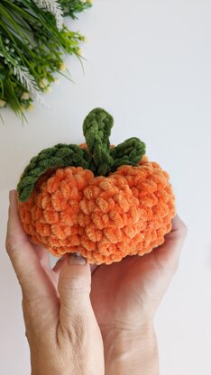 Crochet pumpkin pattern, easy crochet fall decor