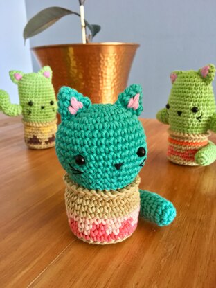 Cat-tus. Amigurumi cactus shaped as a kitty cat