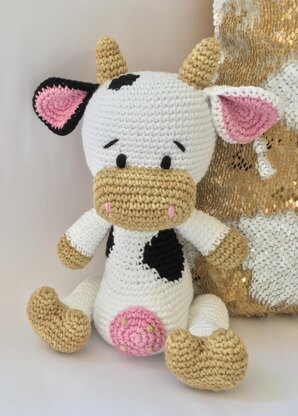 Moonir amigurumi cow