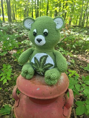 Mary Jane Leaf Stash Jar Bear