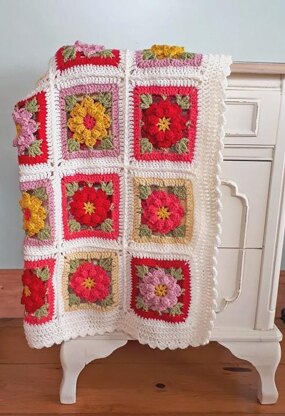 Floral Blooms blanket pattern by Jelena Faergemann