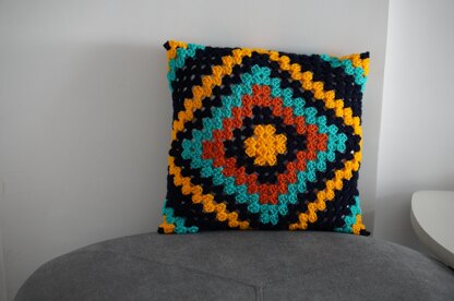 The granny square pillow cover crochet pattern